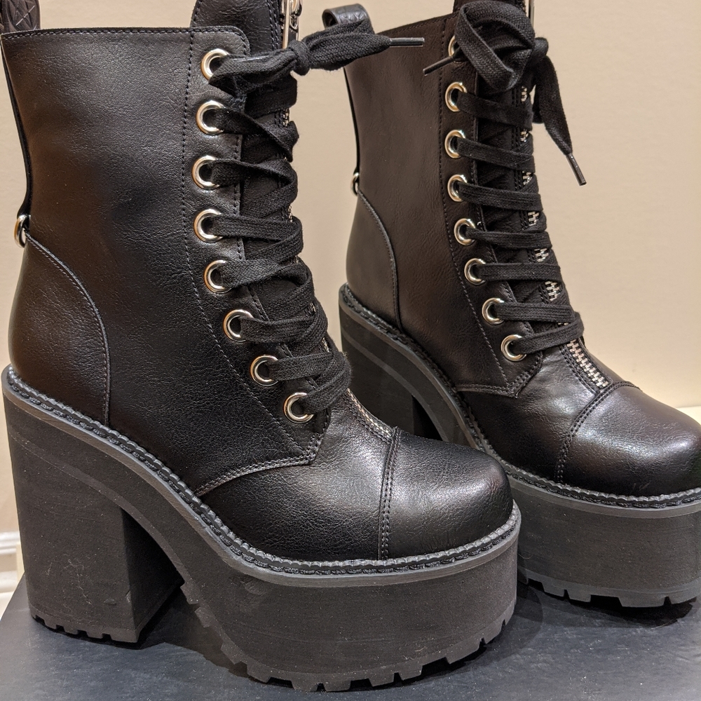 Pit princess boots